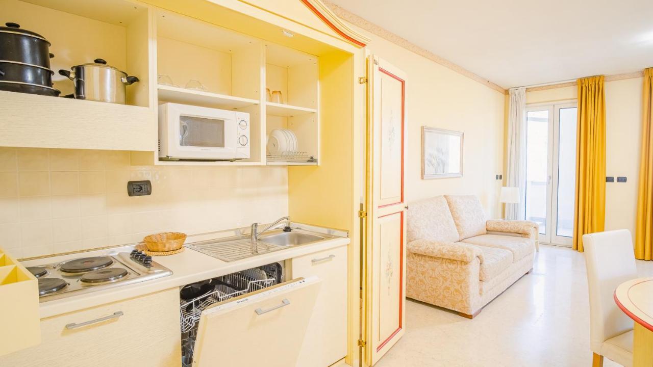 Relais Du Lac Village - Italian Homing Desenzano del Garda Bagian luar foto