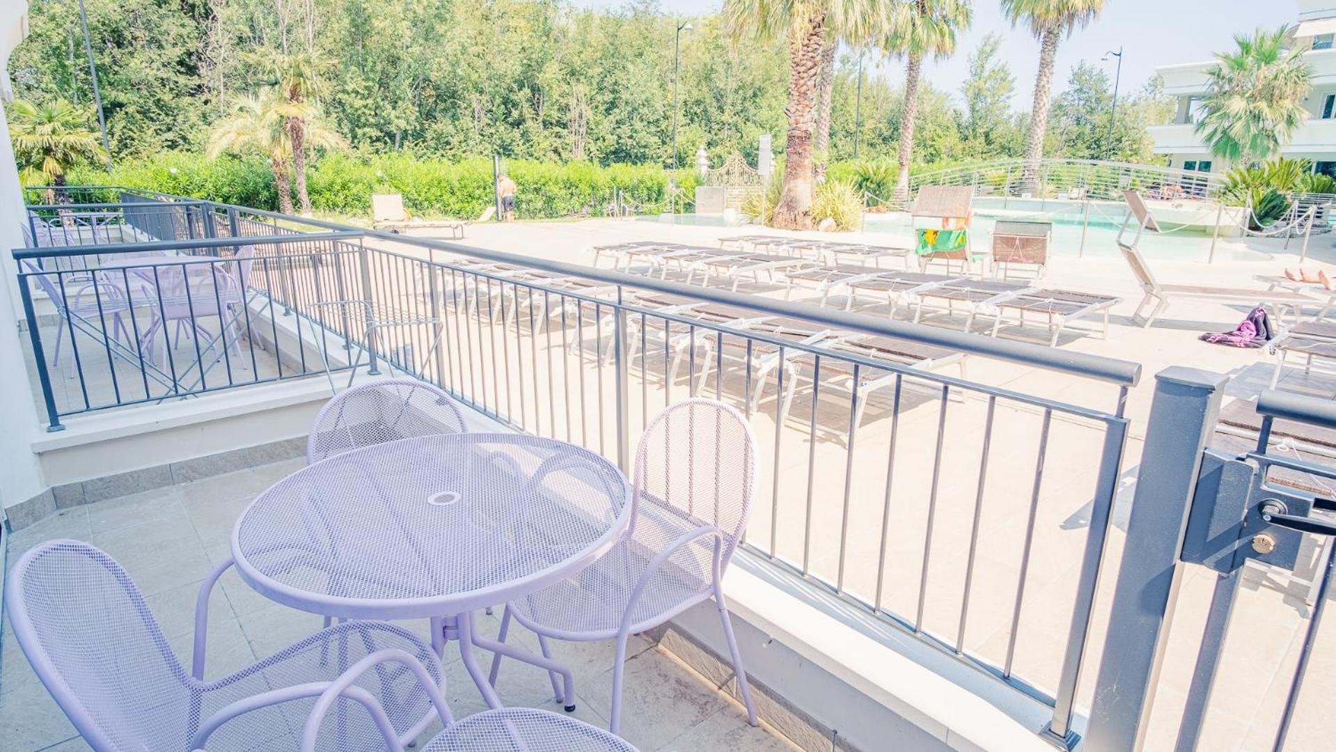 Relais Du Lac Village - Italian Homing Desenzano del Garda Bagian luar foto