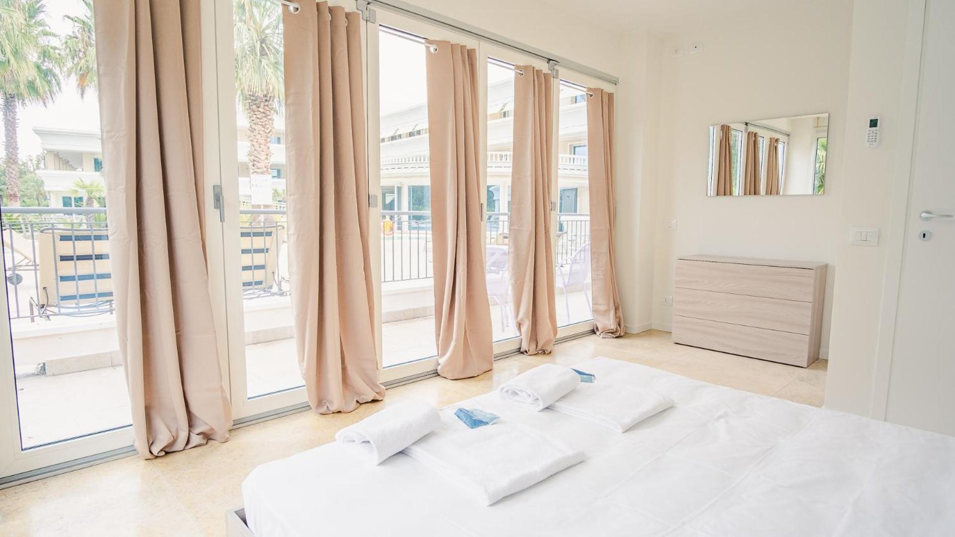 Relais Du Lac Village - Italian Homing Desenzano del Garda Bagian luar foto